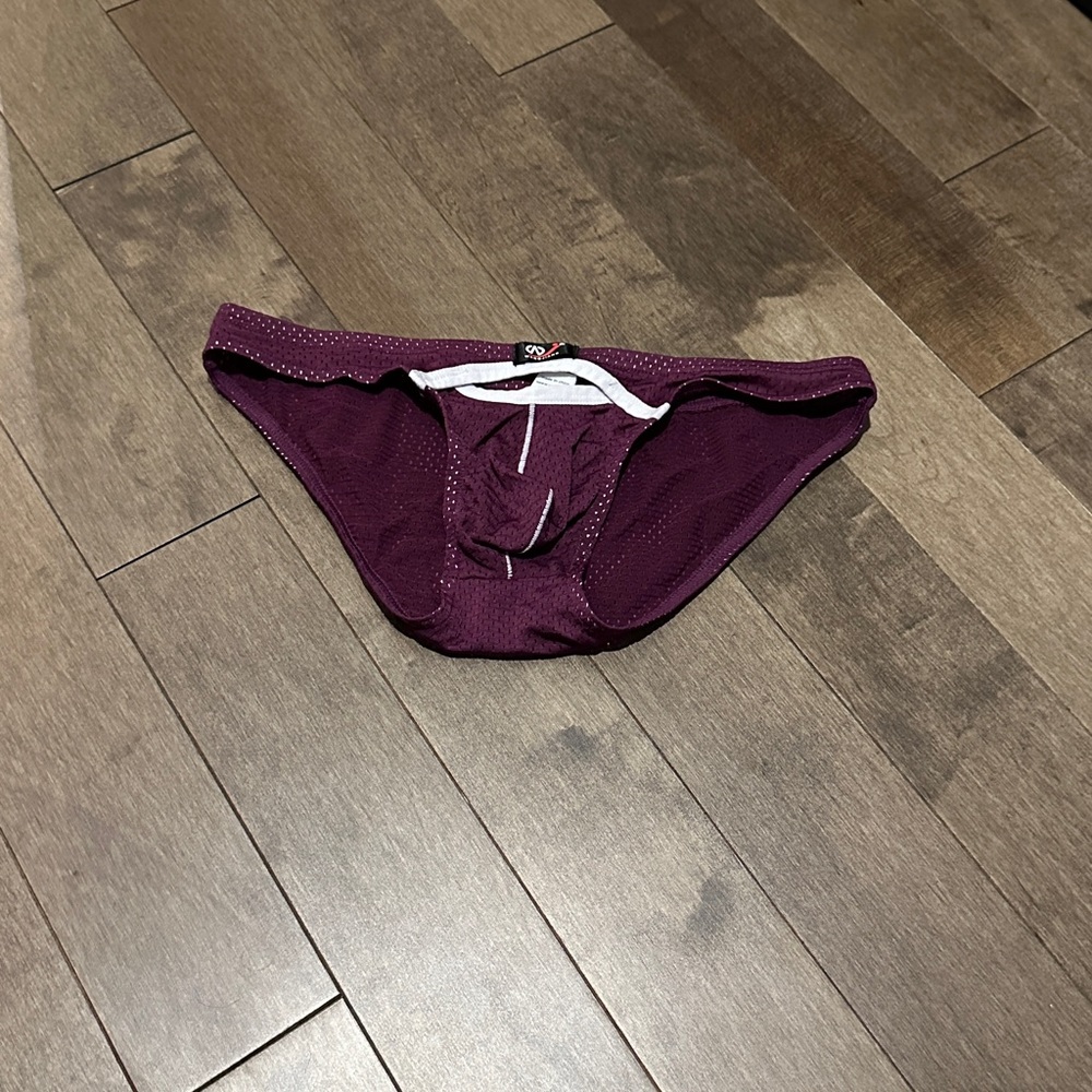 Mesh brief